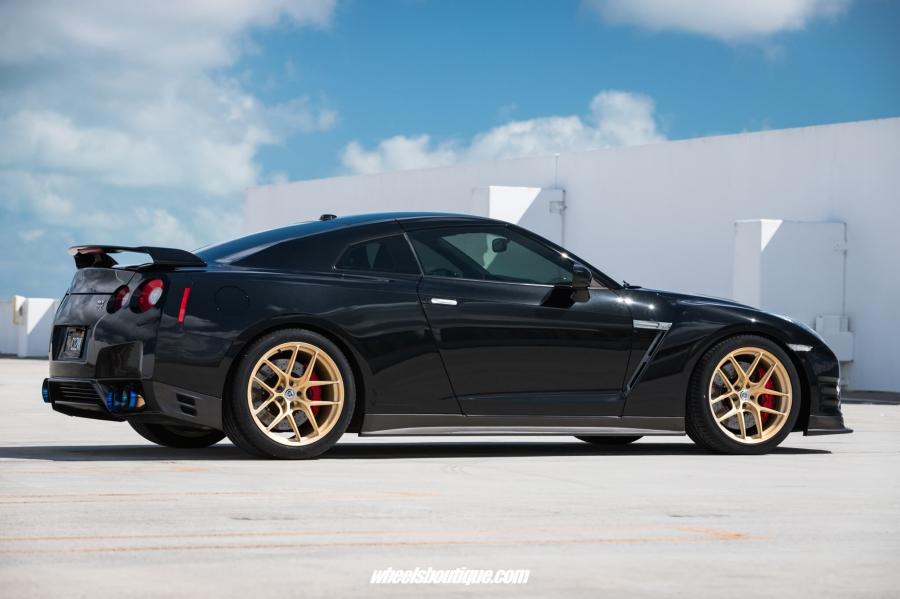  Nissan GT-R on HRE Wheels (R101 Lightweight) 2019 года  (фото 8 из 12)